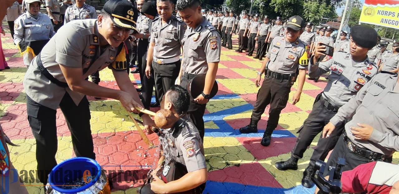 104 Personel Polres Purwakarta Naik Pangkat