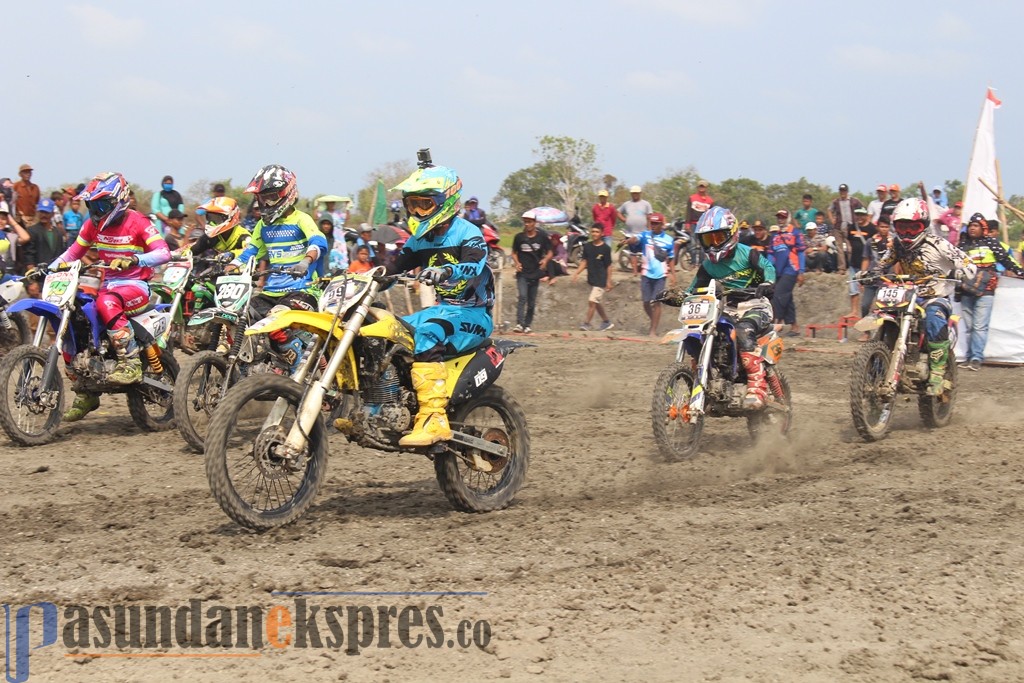 Grasstrack TDR Open di Sirkuit Widara Diikuti Ratusan Crosser