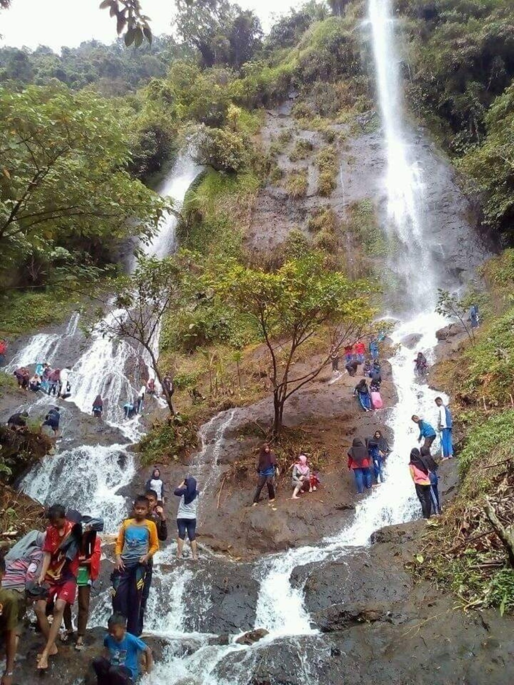 Indahnya Panorama Alam Curug Wangun Desa Buniara Tanjungsiang