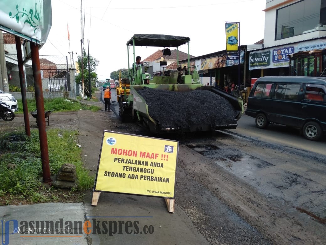 Aqua Subang Perbaiki Jalur Jalancagak-Cikaramas