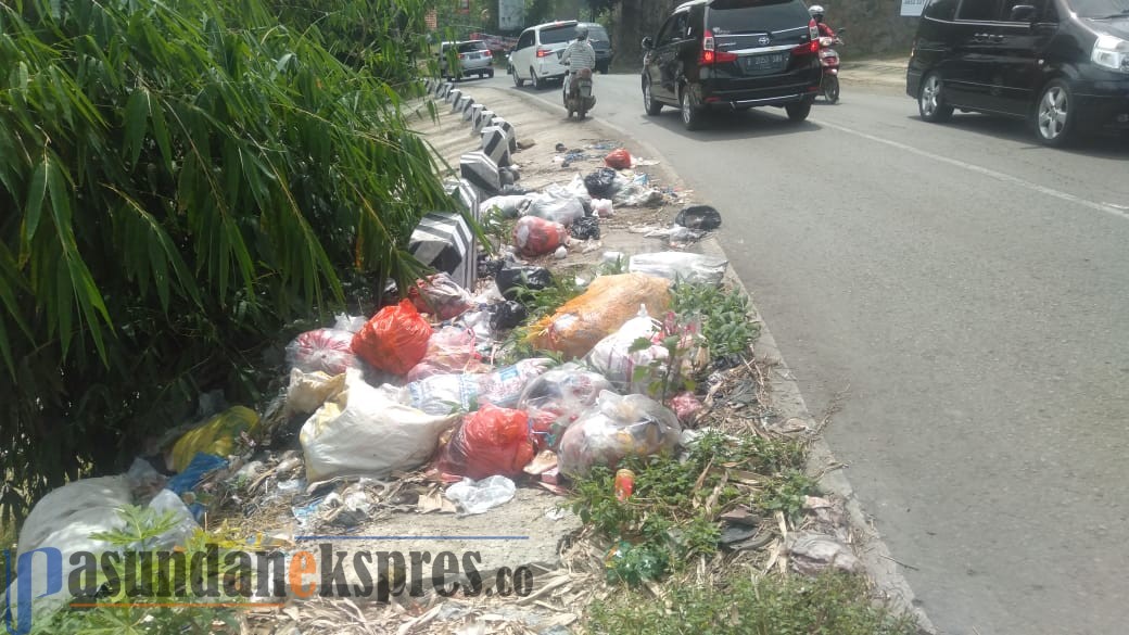 Ironis, Lembang Kota Wisata tapi Banyak Sampah Berserakan