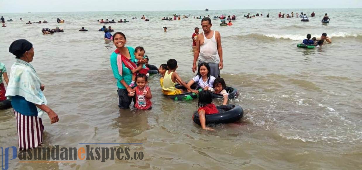 Habiskan Waktu Libur Panjang di Pantai Pondok Bali