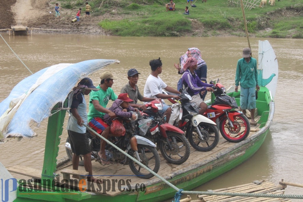 Kisah Jembatan Panyurungan di Compreng: Hujan dan Licin Membuat Motor Tercebur