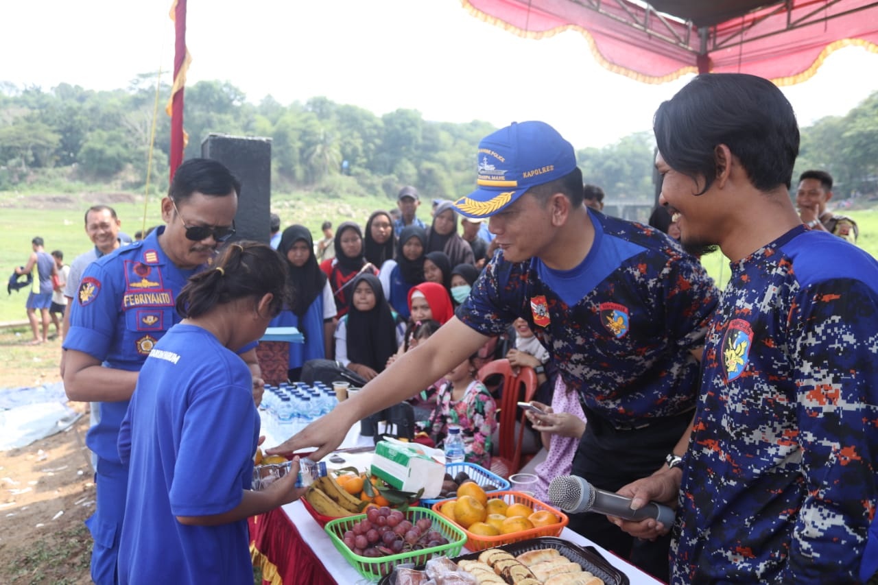 Polairud semakin Dekat dengan Warga