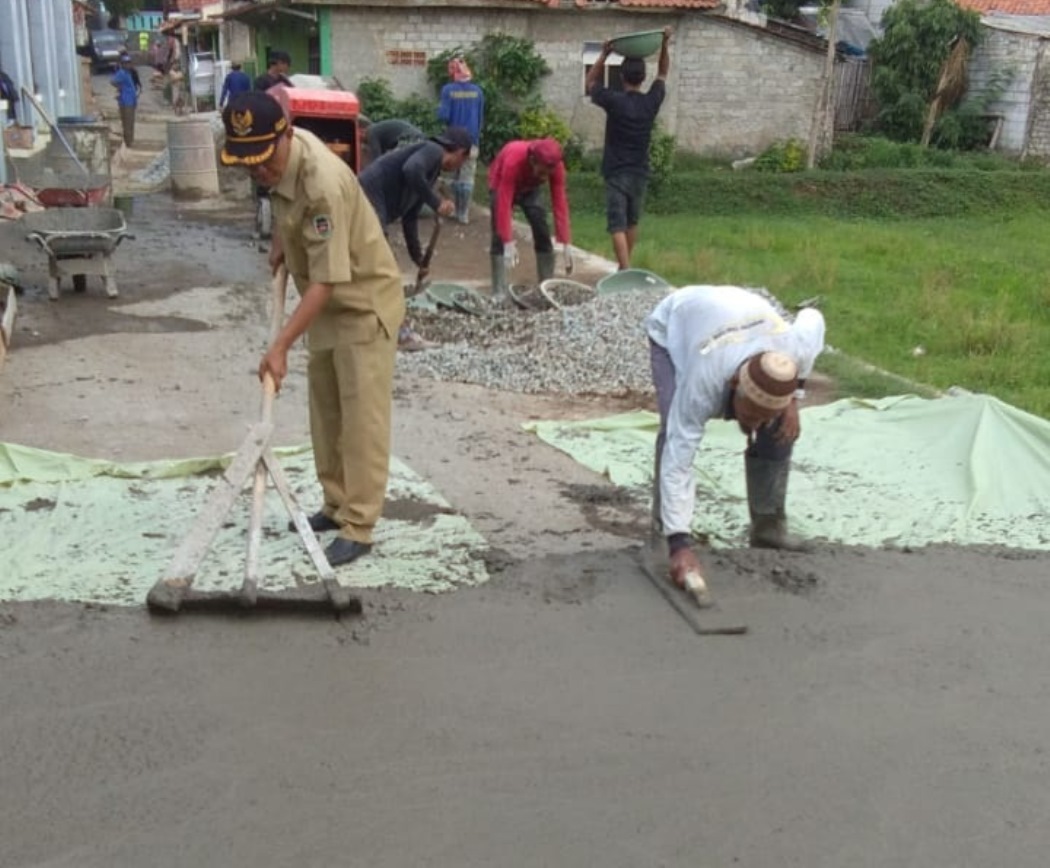 Warga Karangsari Sambut Realisasi Rabat Beton