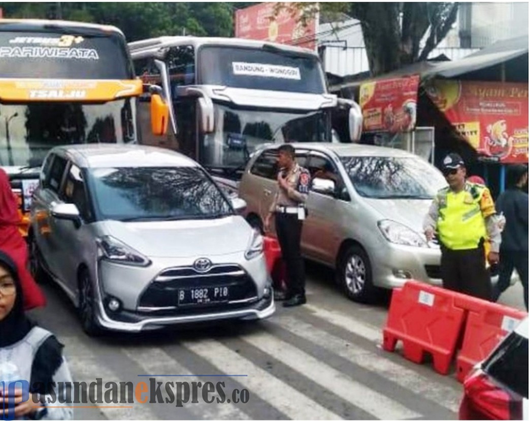 281.641 Kendaraan Keluar Masuk Lembang