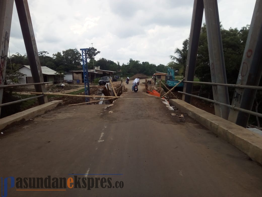 Jembatan Cijunti, Jalan Penghubung Dua Desa Sering Ambrol