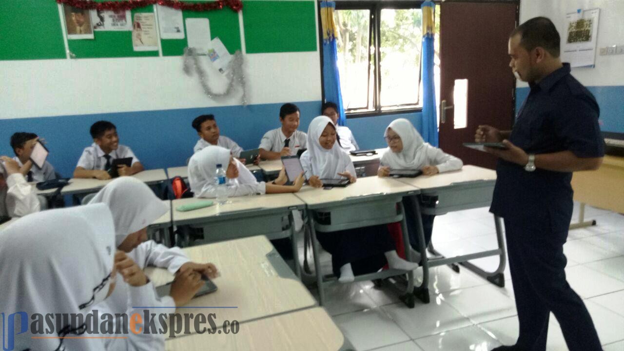 SMP Puri Artha Wajibkan Siswa Bawa Gadget ke Sekolah