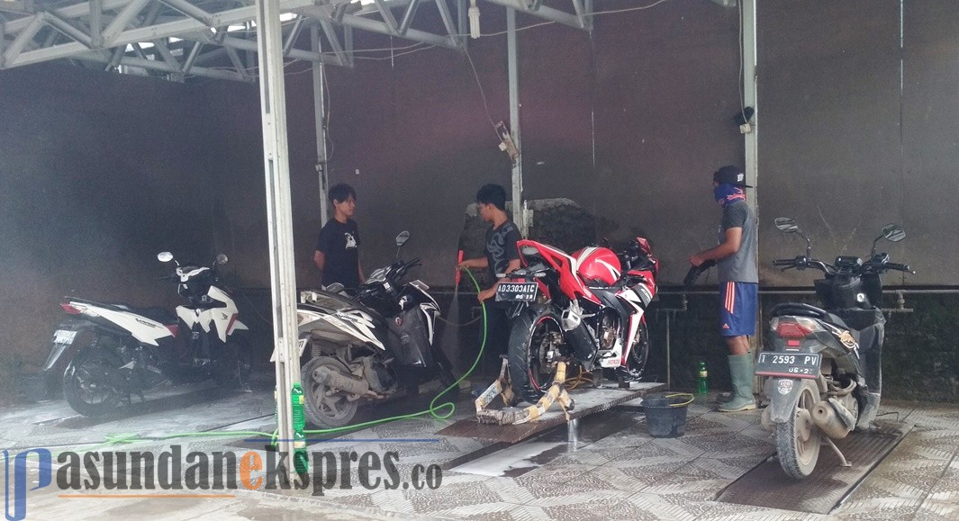 Musim Hujan, Omzet Steam Motor Naik