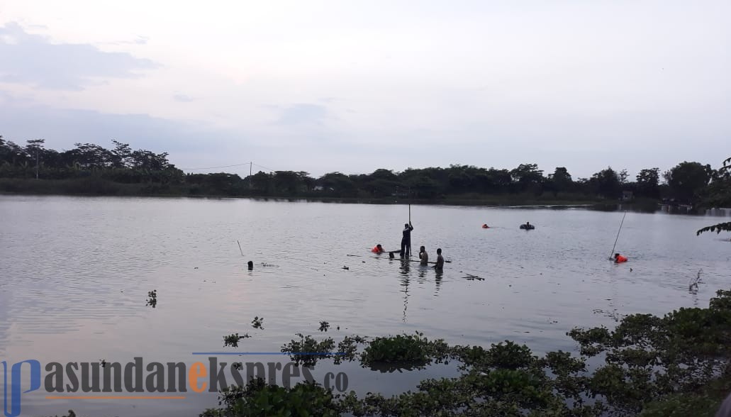 Jatuh dari Getek, Pelajar SMK Raditha Yudha Tenggelam di Situ Saradan