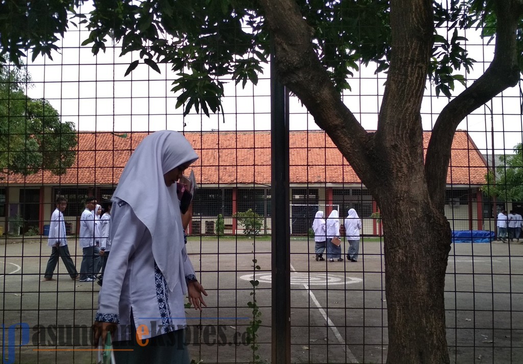 SMAN 1 Telukjambe Terapkan Zona Bebas Asap Rokok