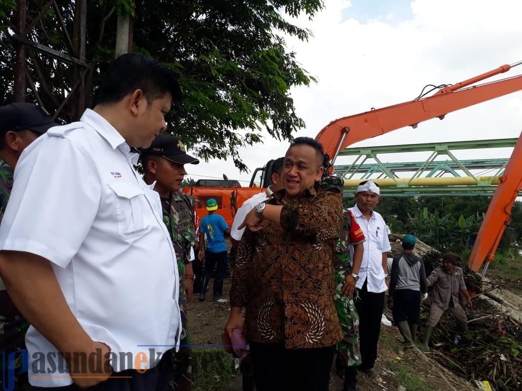 50 Ton Eceng Gondok Harus Dibersihkan