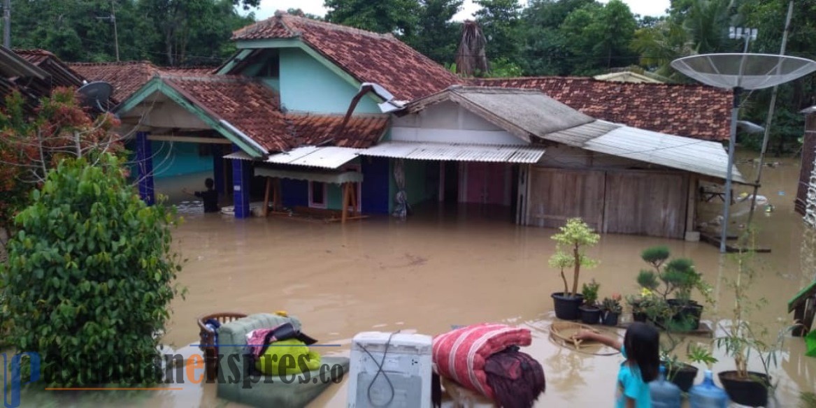 Banjir dan Longsor Sambut 2020