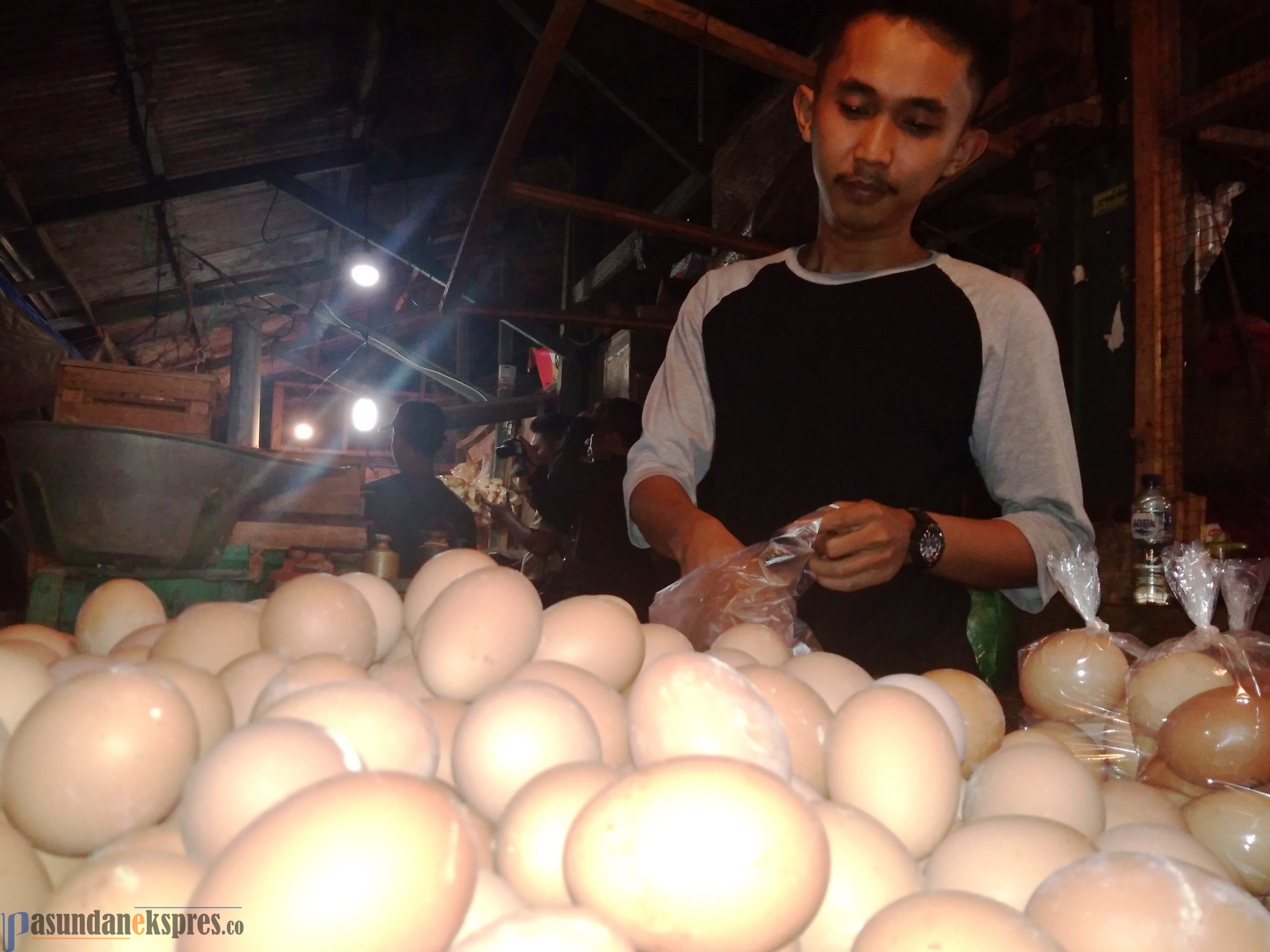 Telor Palsu Resahkan Masyarakat