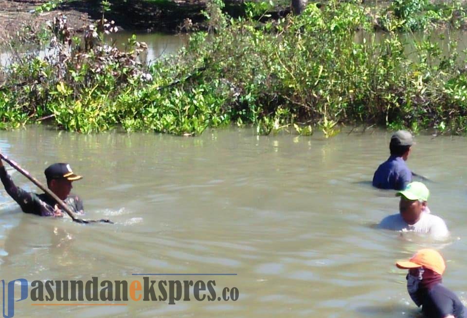 Tak Ingin Banjir 2014 Terulang, Warga Normalisasi Kali Cibodo secara Manual