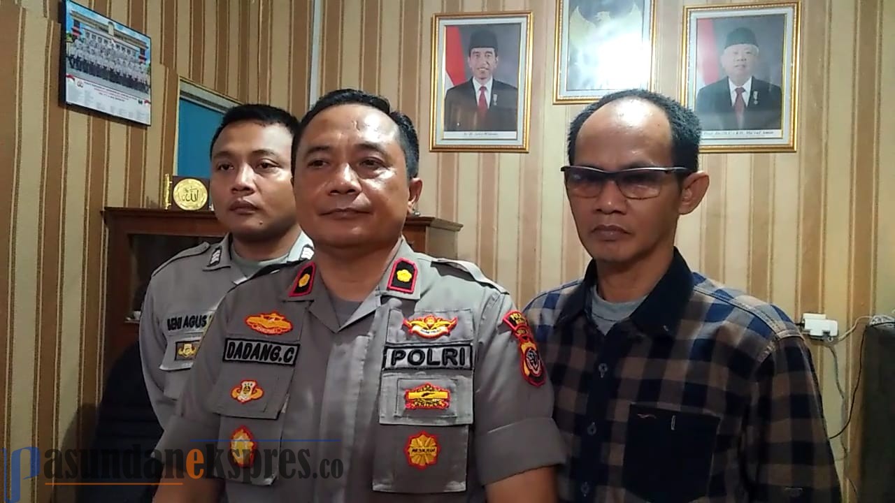 YOGI MIFTAHUL FAHMI/PASUNDAN EKSPRES BELUM ADA BUKTI: Kapolsek Pamanukan Kompol Dadang Cahyadiawan SH memberikan keterangan di Mapolsek Pamanukan Rabu (22/1).