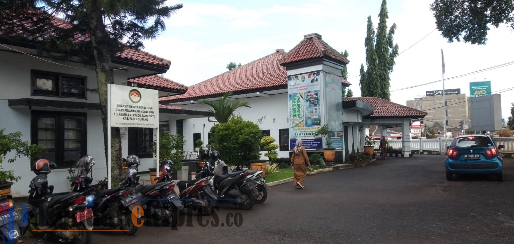 YUSUP SUPARMAN/PASUNDAN EKSPRES LENGKAP: Sekdis DPMPTSP Subang, Suparjan menyatakan seluruh Pegawai di DPMPTSP Subang Lengkap.