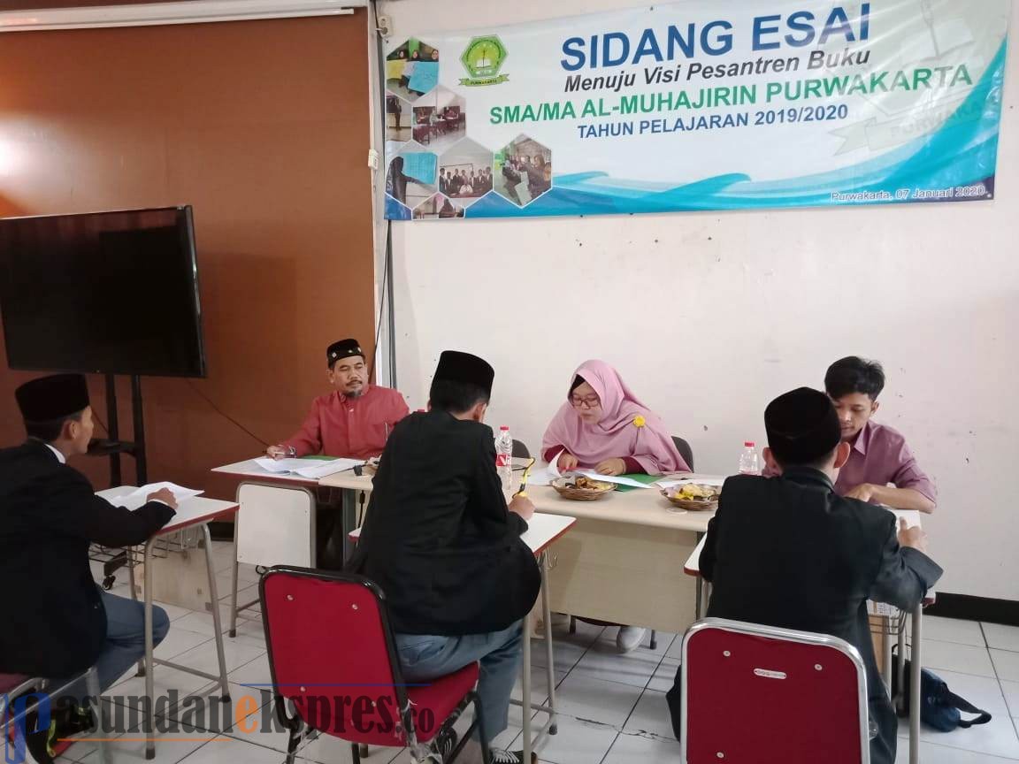 Santri SMA-MA Al-Muhajirin Ikut Sidang Esai