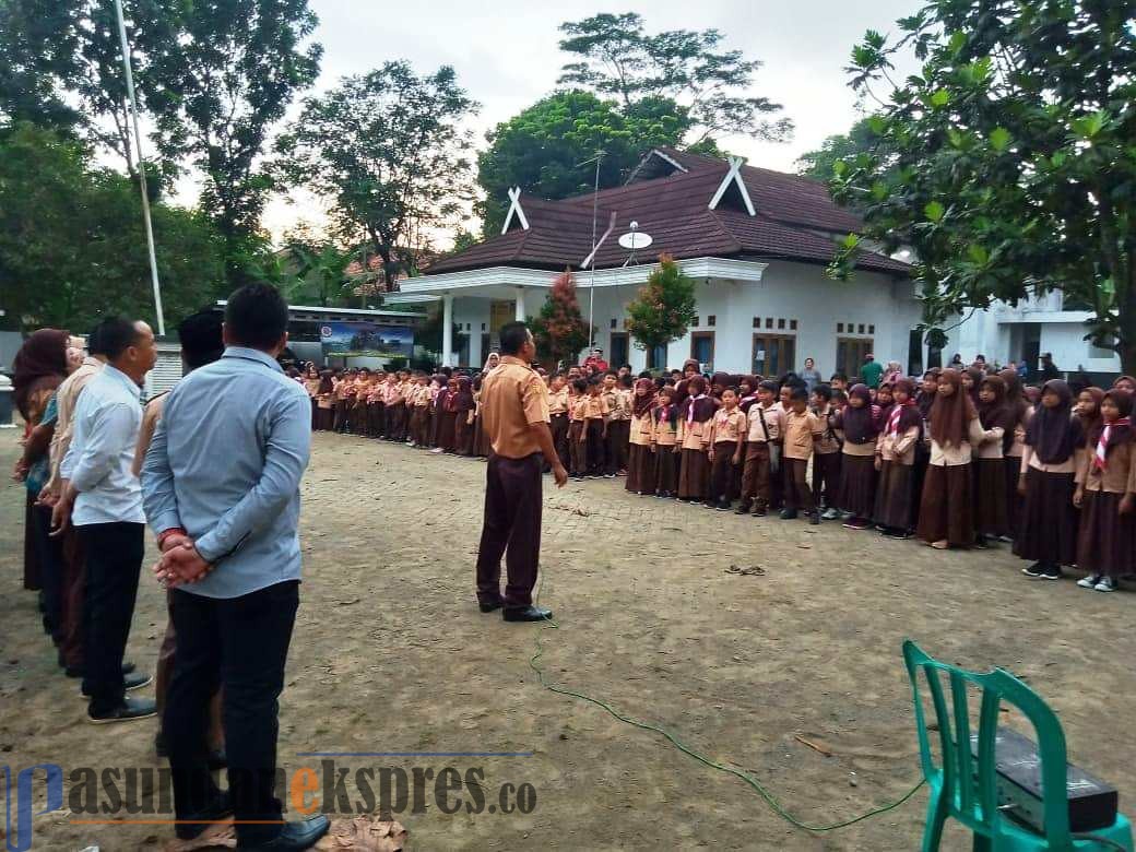 Dampak Proyek KCIC, Siswa SDN 1 Malangnengah Sekolah di Kantor Desa