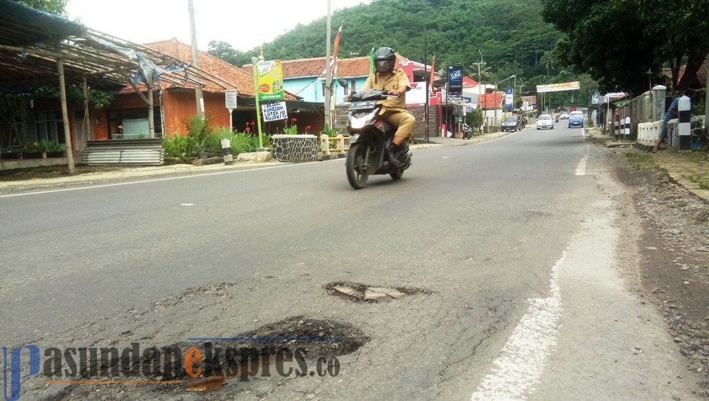 Rawan Kecelakaan, 12 Kilometer Jalur Selatan Rusak