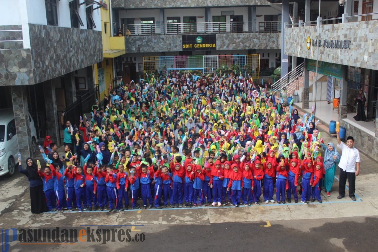 SDIT Cendekia Kampanyekan Penggunaan Tumbler