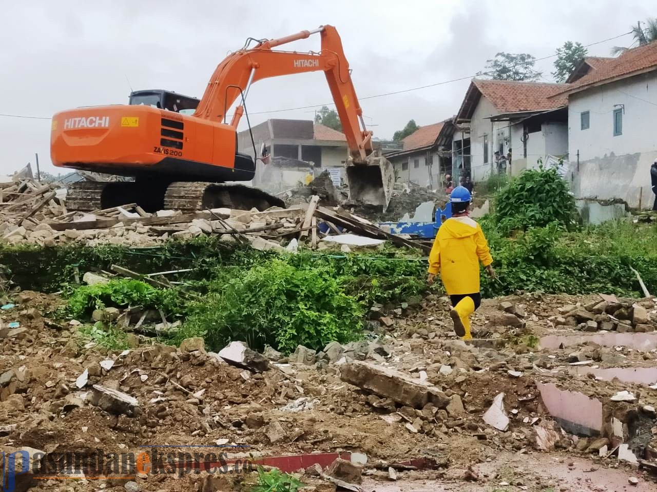 Eksekusi Lahan Kereta Cepat Dinilai Cacat Hukum