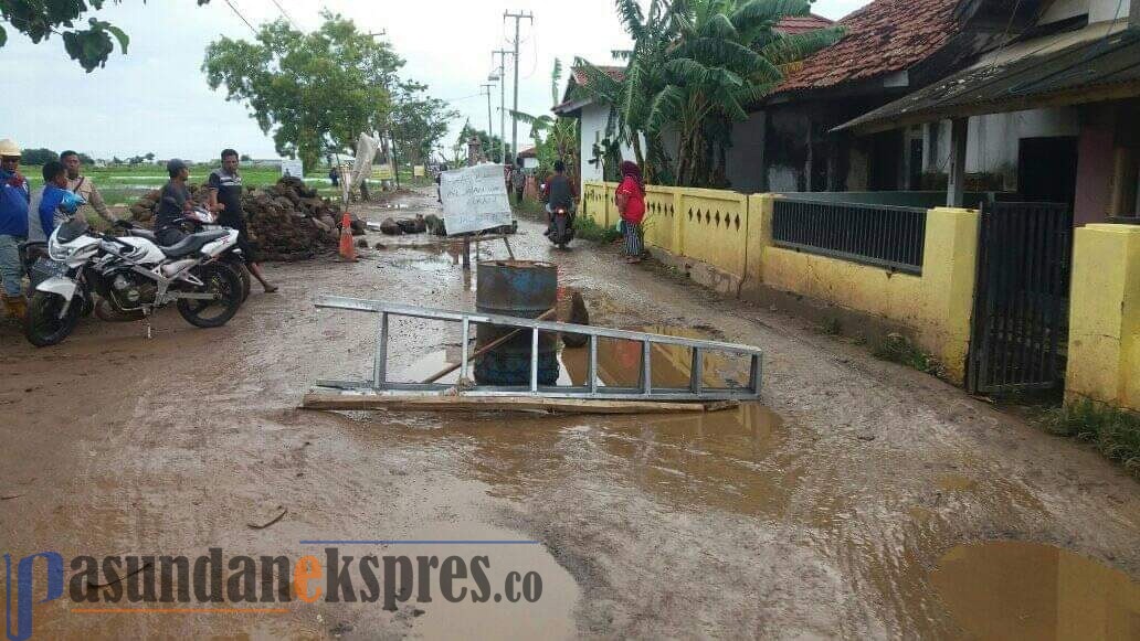 Jalan Menuju Pelabuhan Patimban Kembali Ditutup Warga