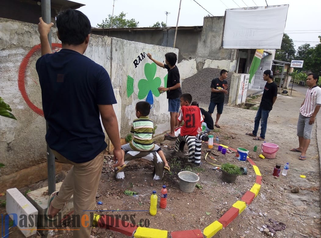 Kelola Bank Sampah, Pemuda Desa Rancabango Peduli Lingkungan