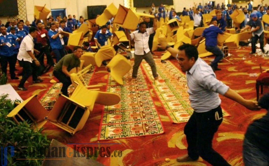 Baku Hantam dan Lempar Kursi di Kongres PAN, 10 Kader Terluka