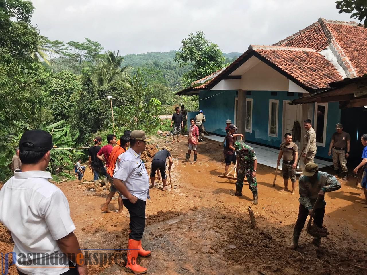 Tujuh Rumah dan Satu PAUD Tergerus Longsor