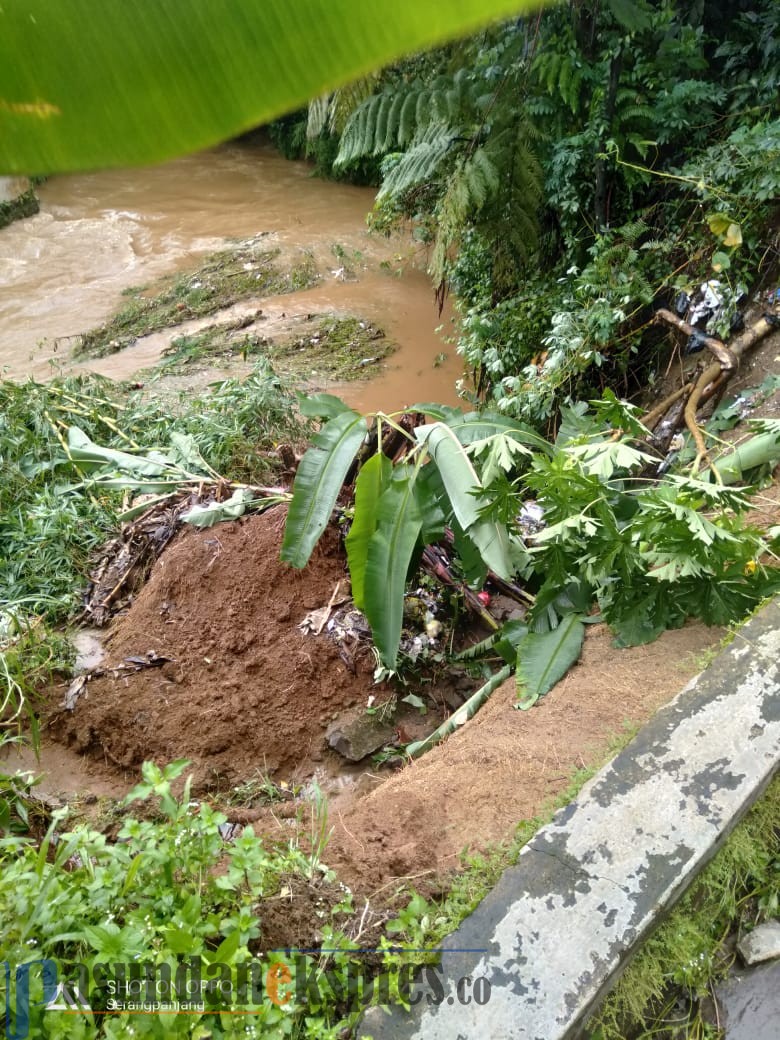 Diguyur Hujan Deras, Tebing di Cijengkol Longsor