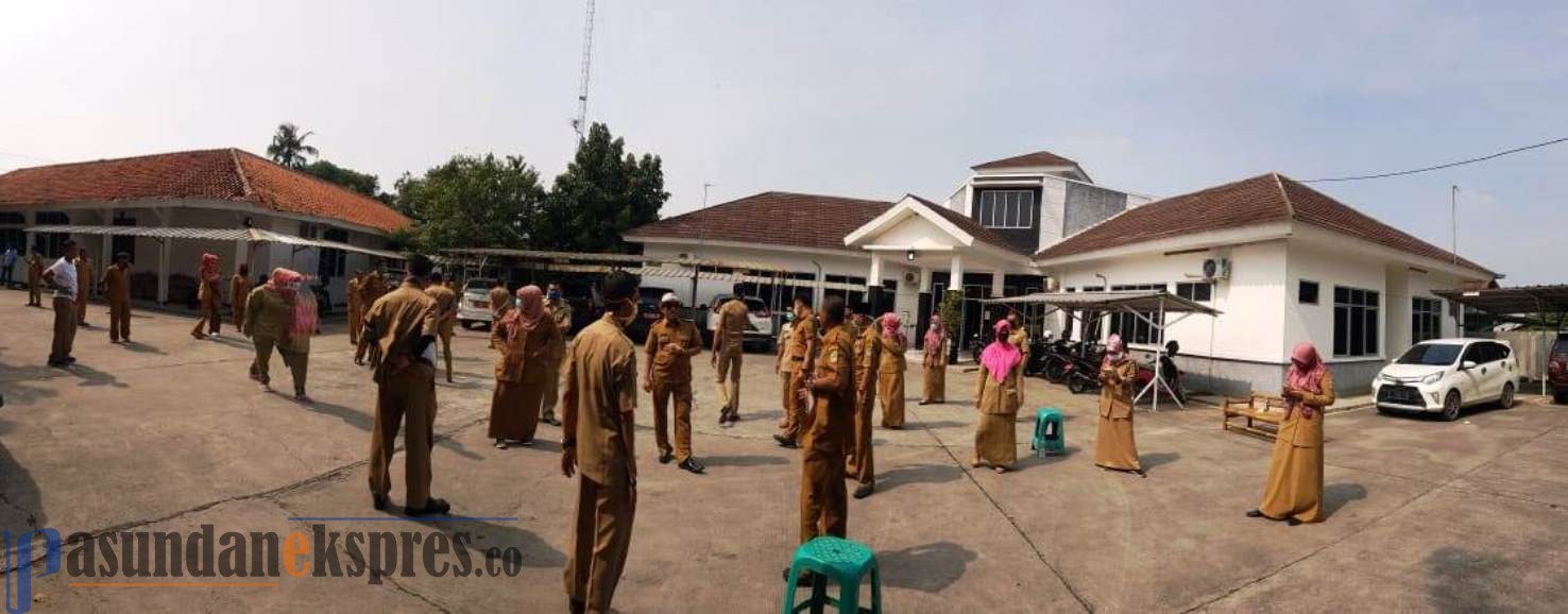 Tambah Imun Tubuh, DPMD Rapat Sambil Berjemur