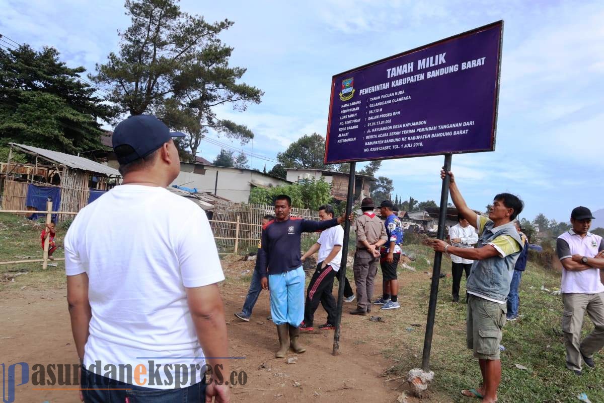 Pemblokiran Eks Lapangan Pacuan Kuda