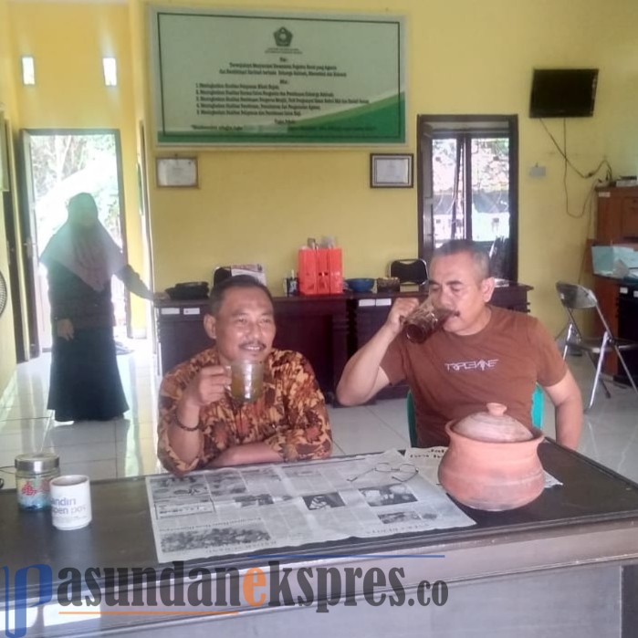 Antisipasi Korona, KUA Pagaden Barat Sajikan Jamu Godog