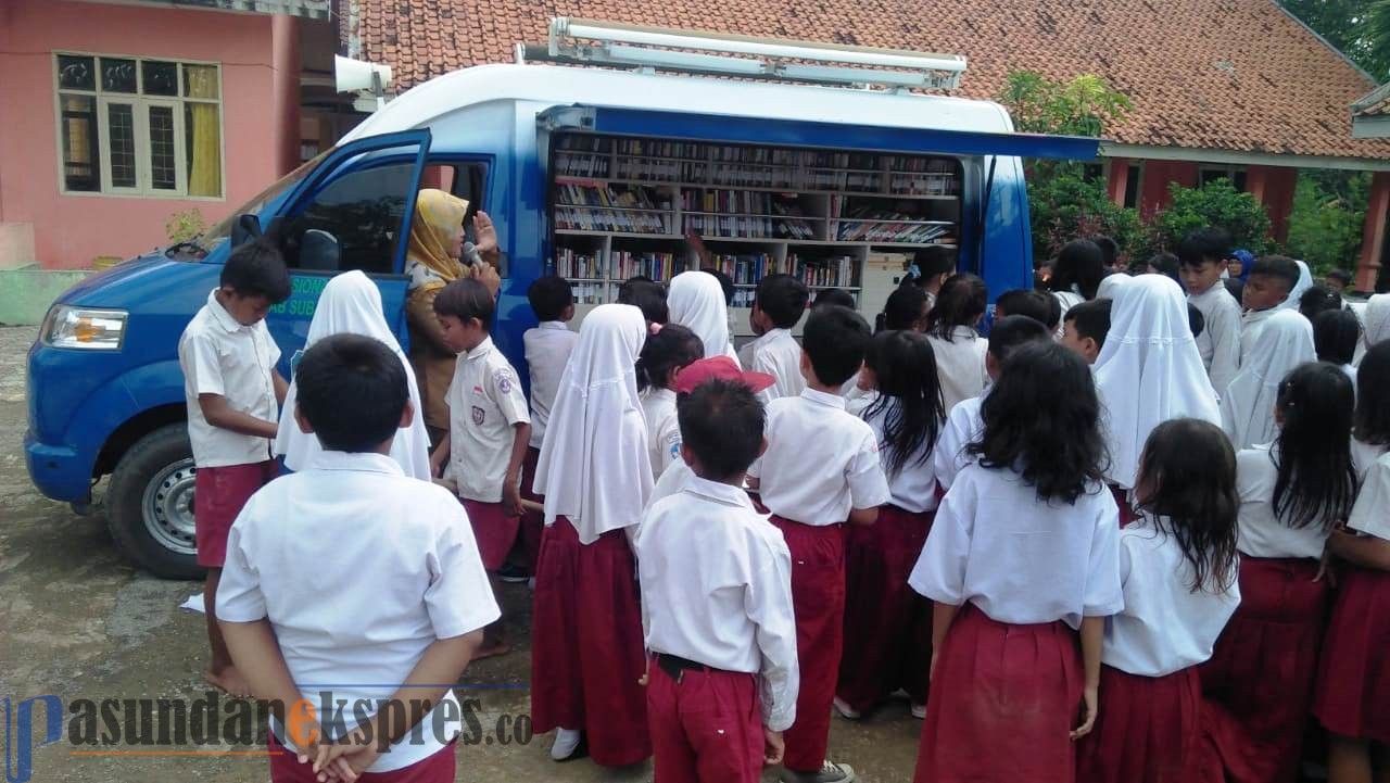 Perpustakaan Keliling Kabupaten Subang Kampanyekan Membaca