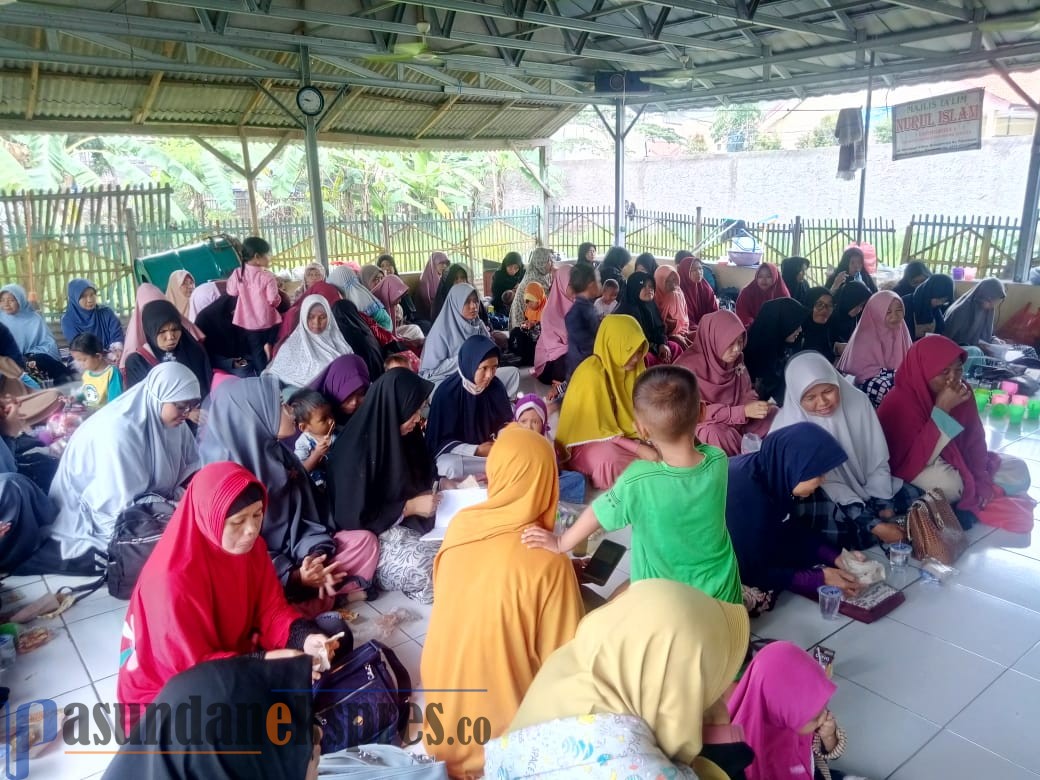 Muslimah Perindu Surga Karawang, "Membangun Keharmonisan dan Ketahanan Keluarga"