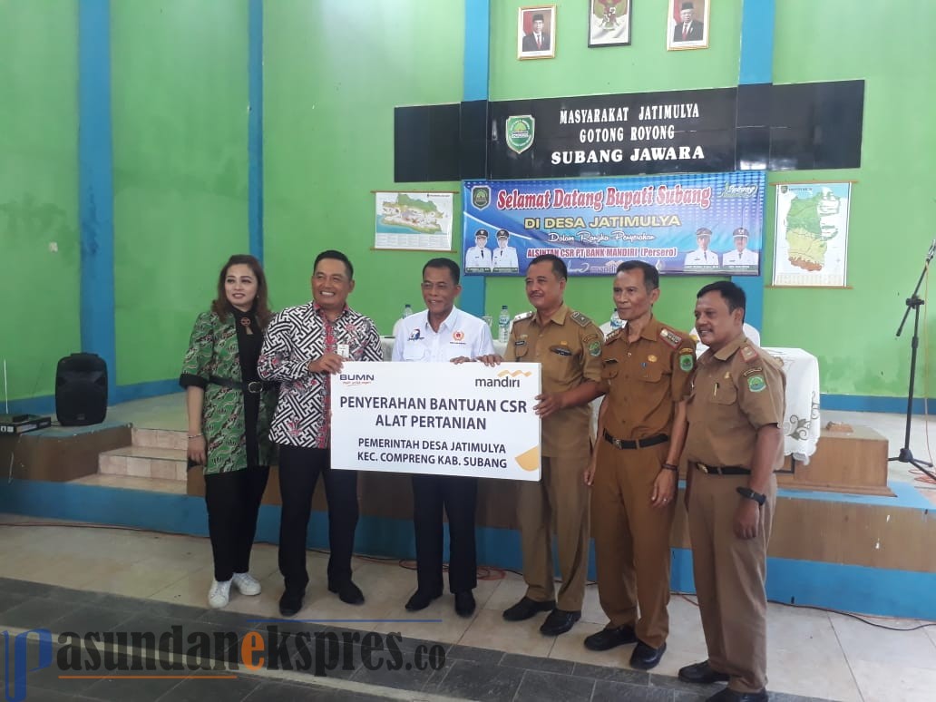 Pemdes Jatimulya Dapat CSR Alsintan dari Bank Mandiri