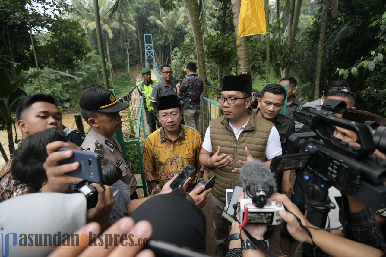 Gubernur Jabar Resmikan Jantung Desa Cibaregbeg