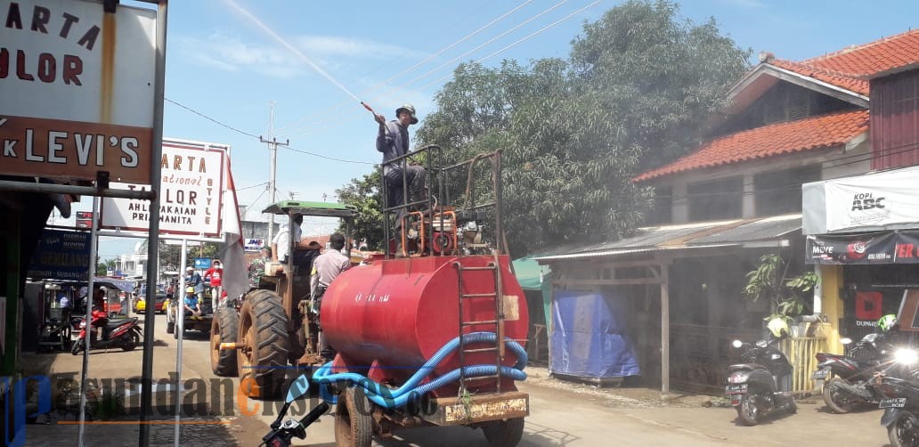 penyemprotan disinfektan di subang