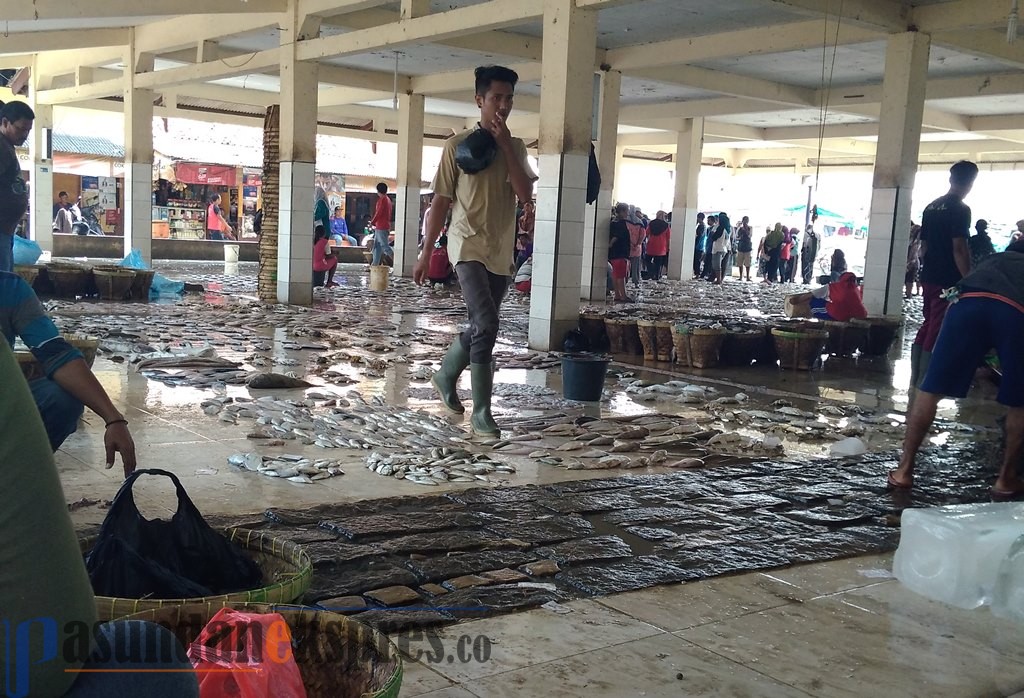 Dampak Covid-19: Jarang Pembeli, Nelayan Enggan Melaut