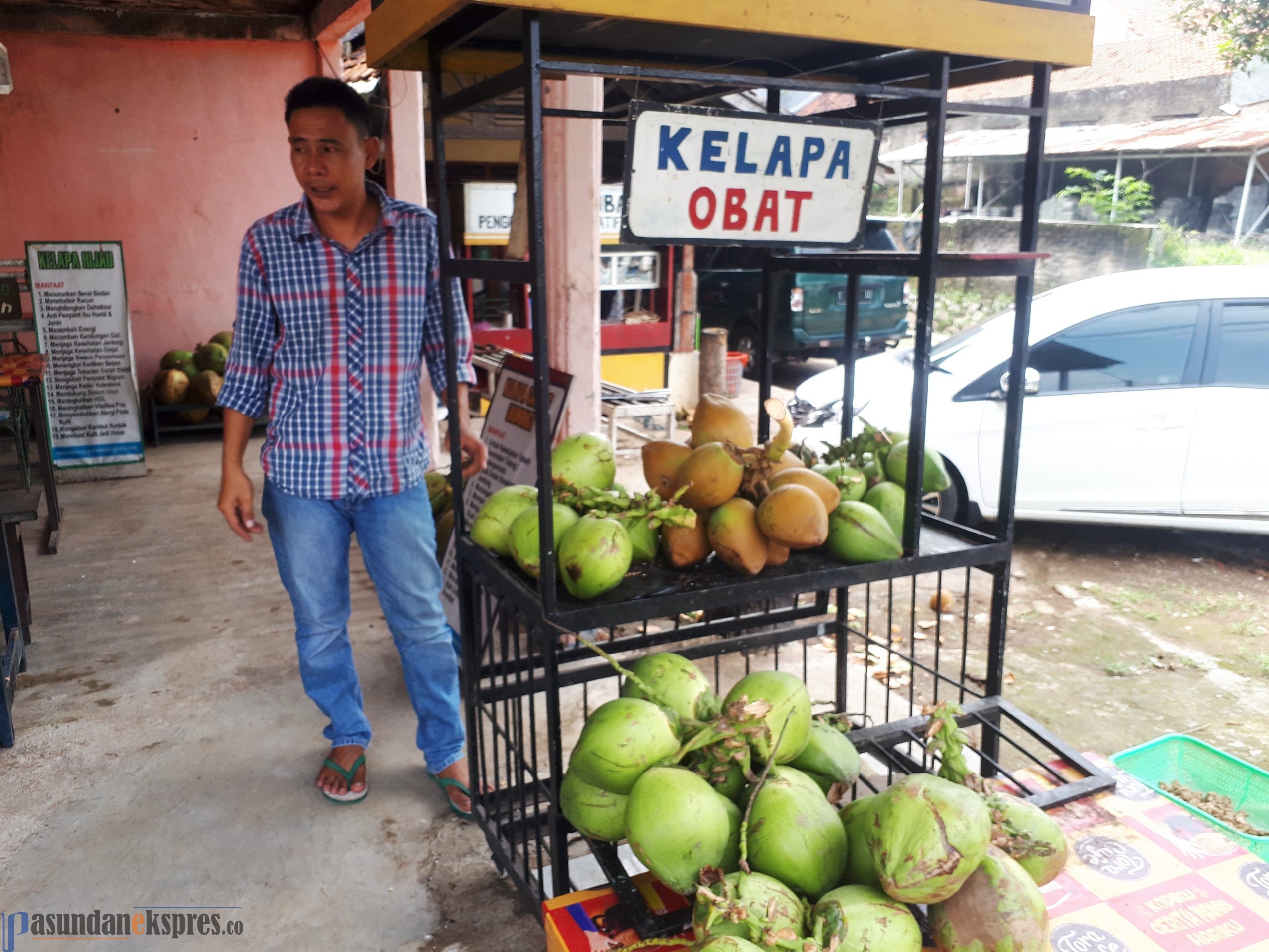 Kelapa Wulung dan Cupat Merah, Alternatif Tangkal Korona