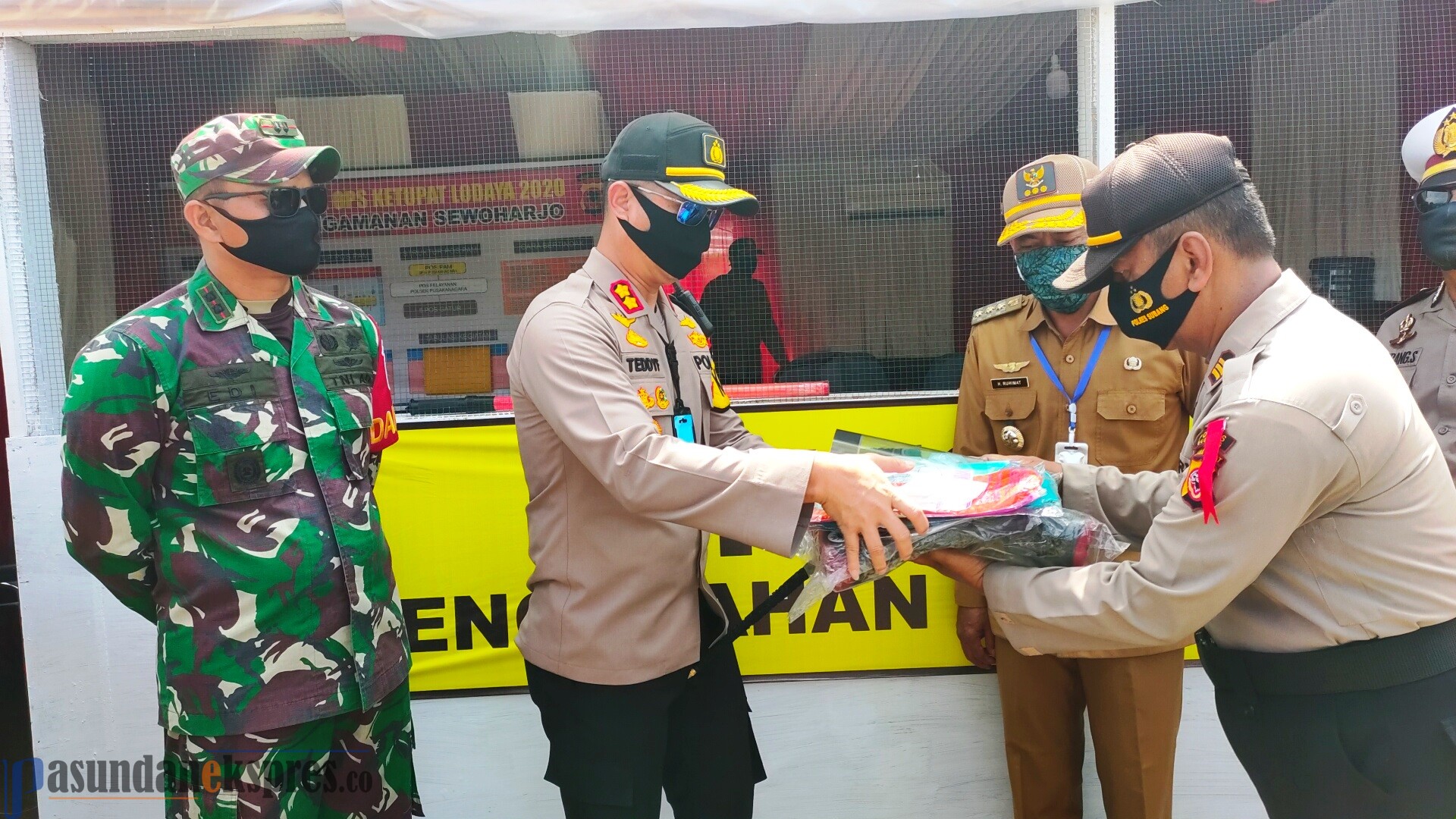 Setiap Kendaraan Diperiksa, Polres Subang Dirikan Checkpoint di 9 Titik Masuk Subang