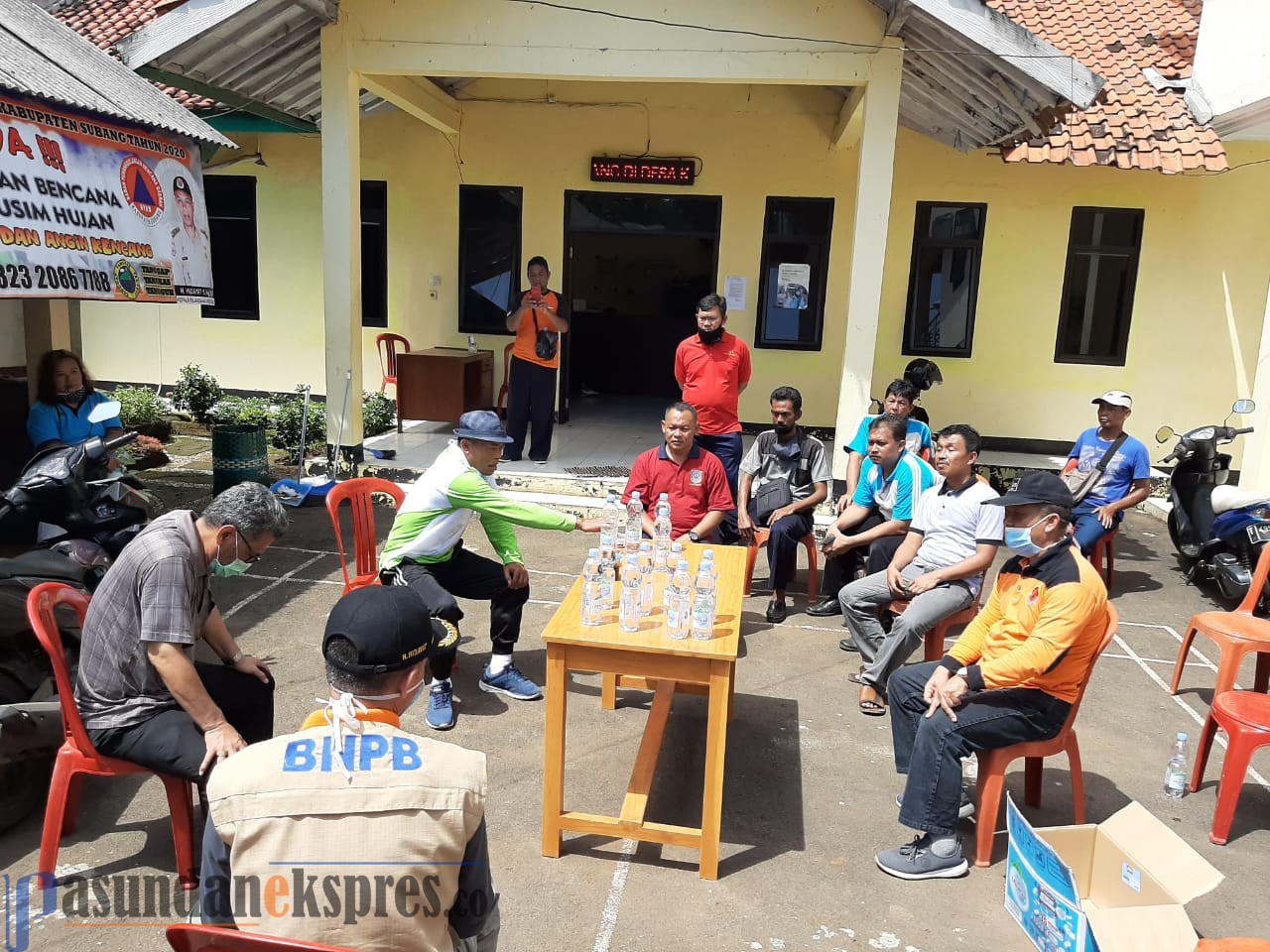 Ruhimat Tinjau Jalan Putus di Kecamatan Kalijati