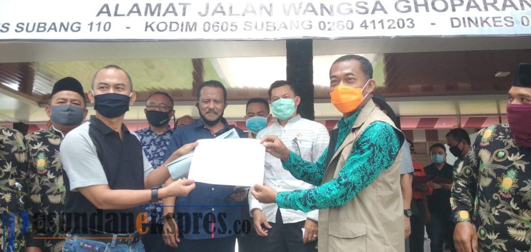 Salurkan Bantuan, MKKS Bantu Penanganan Covid -19 di Subang