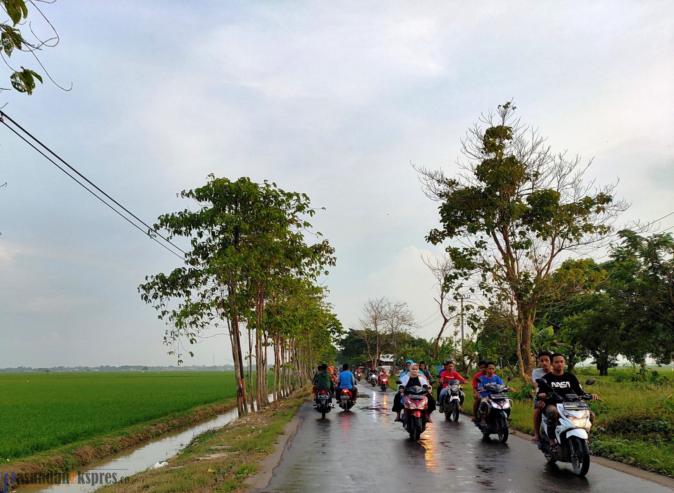 Abaikan Imbauan, Warga Ngabuburit Padati Perempetan Pusakanagara