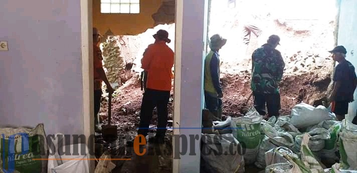 Rumah Korban Longsor di Desa Dawuan Kidul Mulai Ditanggulangi