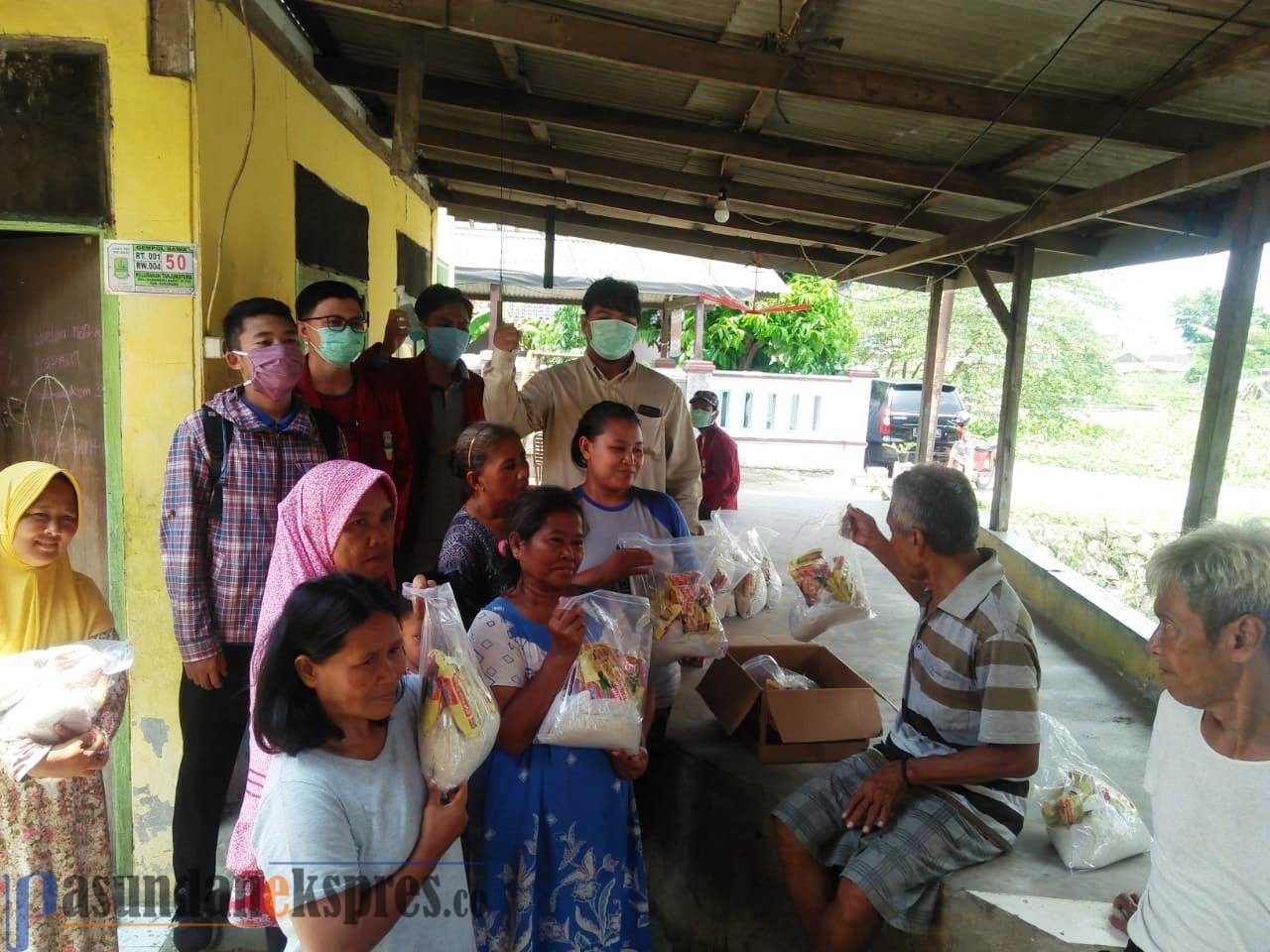 Aksi Peduli, Mahasiswa Bantu Warga Kurang Mampu