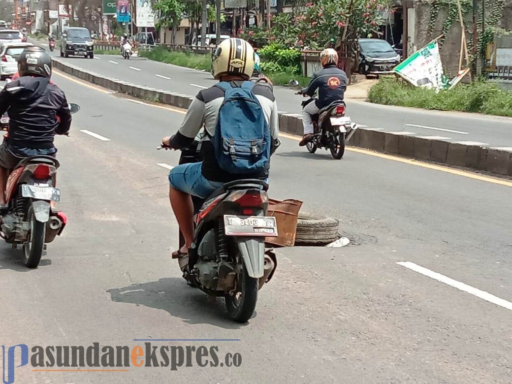Proyek Infrastruktur Terlambat, Jalur Arteri Rusak