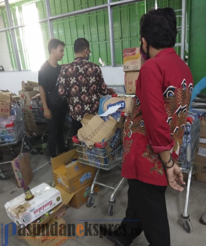 Sidak, Disperindag Karawang Temukan Toko Jual Barang Kadaluarsa