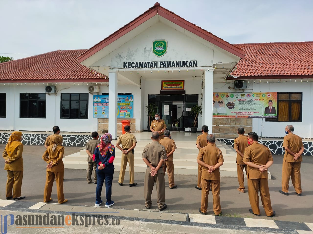 Camat Rudi Pimpin Apel, 95 Persen ASN Kecamatan Pamanukan Masuk Kerja